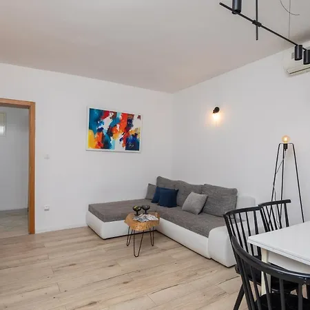 App - Private Parking & Terrace *
