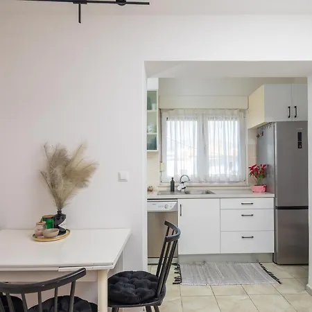App - Private Parking & Terrace Apartment